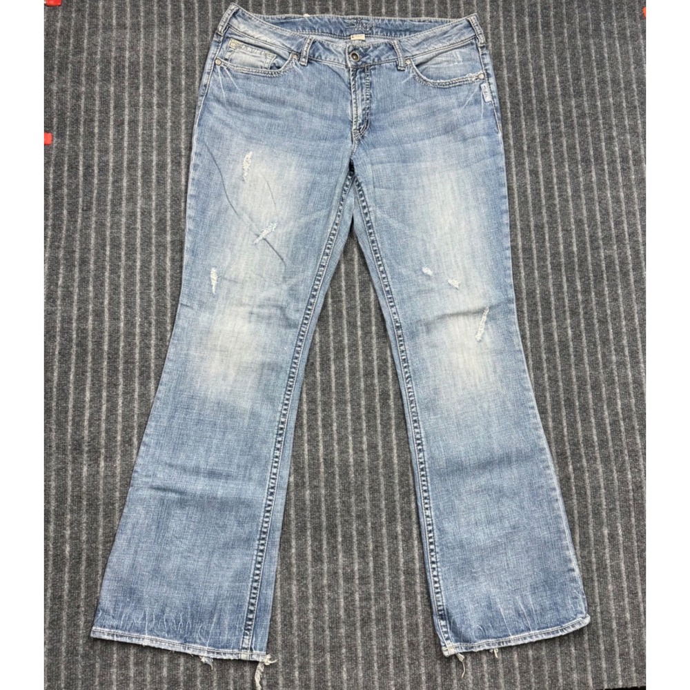 Silver Jeans Womens Pioneer Bootcut Jeans Size 16 L33 Light Wash Distressed Blue